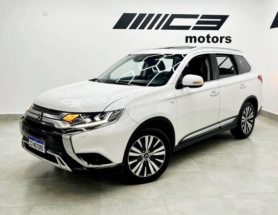 MITSUBISHI OUTLANDER 3.0 MIVEC V6 GASOLINA HPE-S AWD AUTOMÁTICO MITSUBISHI OUTLANDER 3.0 MIVEC V6 GASOLINA HPE-S AWD AUTOMÁTICO